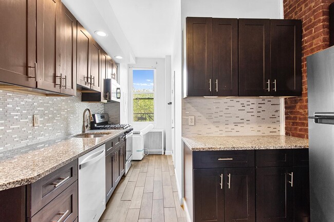 327 Monroe St in Hoboken, NJ - Building Photo - Building Photo