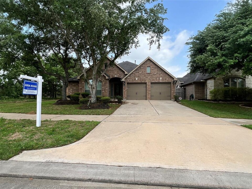 6022 Silver Thistle Ln in Fulshear, TX - Building Photo