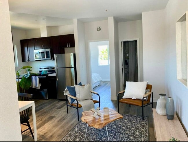 2187 Everett Ave in San Diego, CA - Building Photo - Building Photo