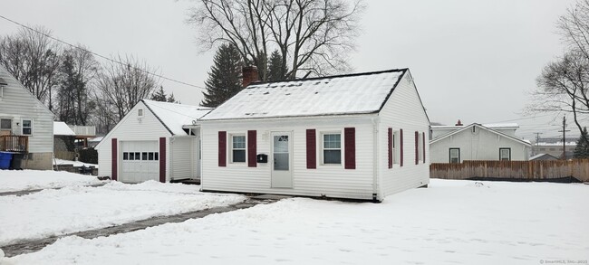 37 Liberty Ave in Danbury, CT - Building Photo - Building Photo