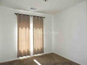 18091 E 44th Pl in Denver, CO - Building Photo - Building Photo
