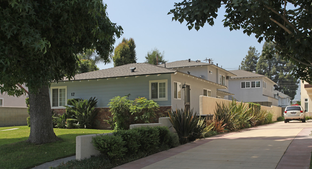 17 Eldorado St in Arcadia, CA - Foto de edificio