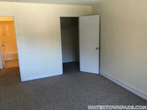 245 Main St, Unit 26 in Watertown, MA - Foto de edificio - Building Photo