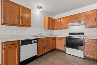 ZSunshine Court Apartments in Bonduel, WI - Building Photo - Building Photo