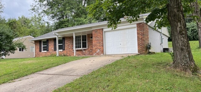 3301 N Valleyview Dr in Bloomington, IN - Building Photo - Building Photo