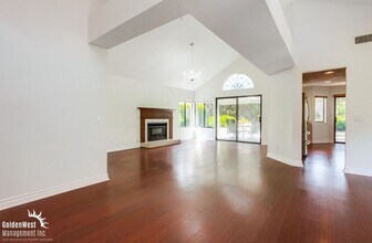 2565 Holly Valley Dr in Vista, CA - Building Photo - Building Photo
