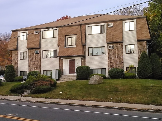 641 Manton Ave in Providence, RI - Foto de edificio