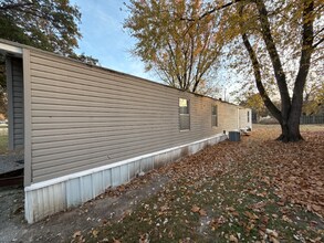 722 N Linn St in Frontenac, KS - Foto de edificio - Building Photo