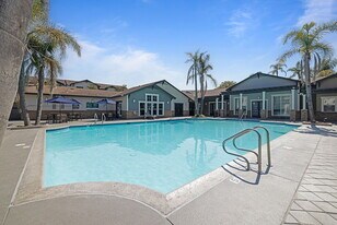 Arbors at Parc Rose in Oxnard, CA - Building Photo