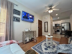 11610 Main Ash Dr in Houston, TX - Foto de edificio - Building Photo