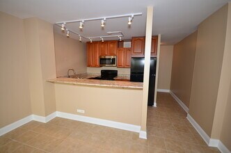 1636 N Wells St, Unit 804 in Chicago, IL - Building Photo - Building Photo