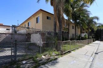 El Cerrito Place in Los Angeles, CA - Foto de edificio - Building Photo