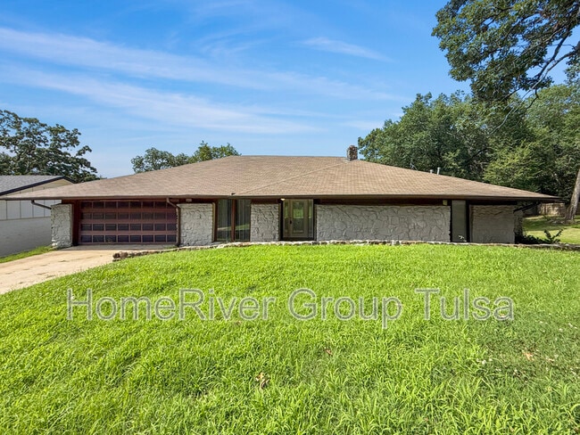 3455 E 75th Pl