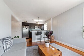 2911 Newark St NW in Washington, DC - Building Photo - Building Photo
