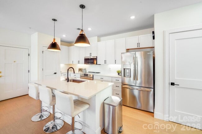 3000 South Blvd, Unit 304 in Charlotte, NC - Foto de edificio - Building Photo