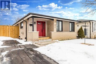 60 Reigate Ave in Brampton, ON - Building Photo