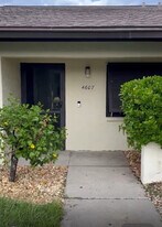 4607 Longwater Chase in Sarasota, FL - Building Photo