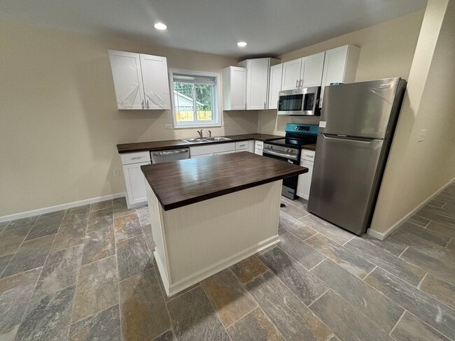 307 W General Stewart Wy in Hinesville, GA - Building Photo - Building Photo