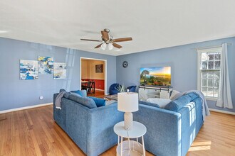 710 SE Maynard Rd in Cary, NC - Building Photo - Building Photo