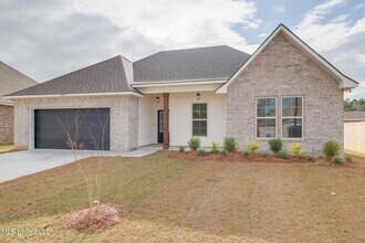 15235 High Point Dr in Gulfport, MS - Foto de edificio - Building Photo