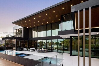 1102 Washington St in Hollywood, FL - Building Photo - Building Photo