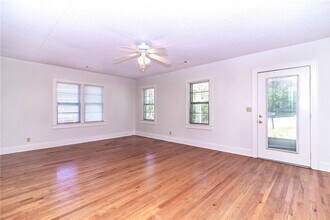 583 N Assembly Dr in Fayetteville, AR - Building Photo - Building Photo