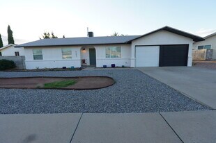 6501 Dungan St NE in Albuquerque, NM - Building Photo