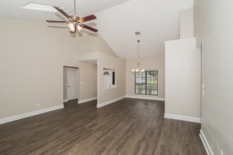 1676 Tall Timber Dr in Fleming Island, FL - Building Photo - Building Photo