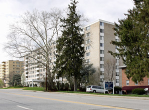 Park Towers East in Baltimore, MD - Building Photo - Building Photo