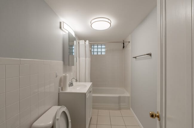 3406 N Natoma Ave, Unit Garden Unit in Chicago, IL - Building Photo - Building Photo