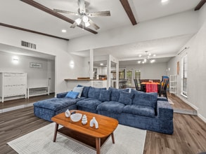 2235 E Peters Colony Rd in Carrollton, TX - Foto de edificio - Building Photo