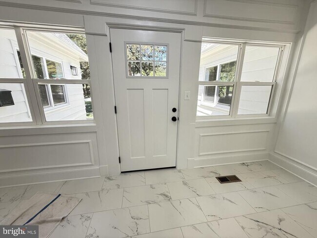 5426 McKinley St in Bethesda, MD - Building Photo - Building Photo