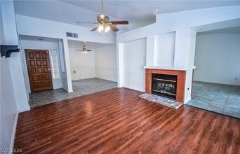 6762 Shelter Ln in Las Vegas, NV - Foto de edificio - Building Photo