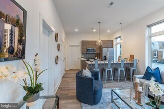 5545 Pulaski Ave, Unit 408 in Philadelphia, PA - Building Photo - Building Photo