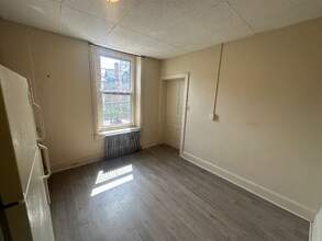 1 W Main St in Macungie, PA - Building Photo - Building Photo