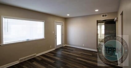 3309 S 32nd Ave in Omaha, NE - Building Photo - Building Photo