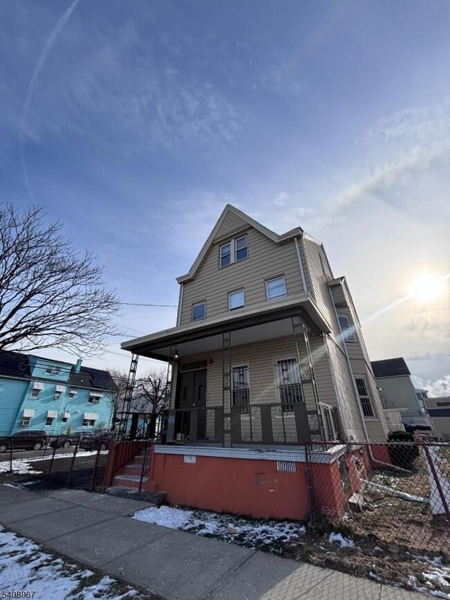 414 20th Ave in Paterson, NJ - Building Photo - Building Photo