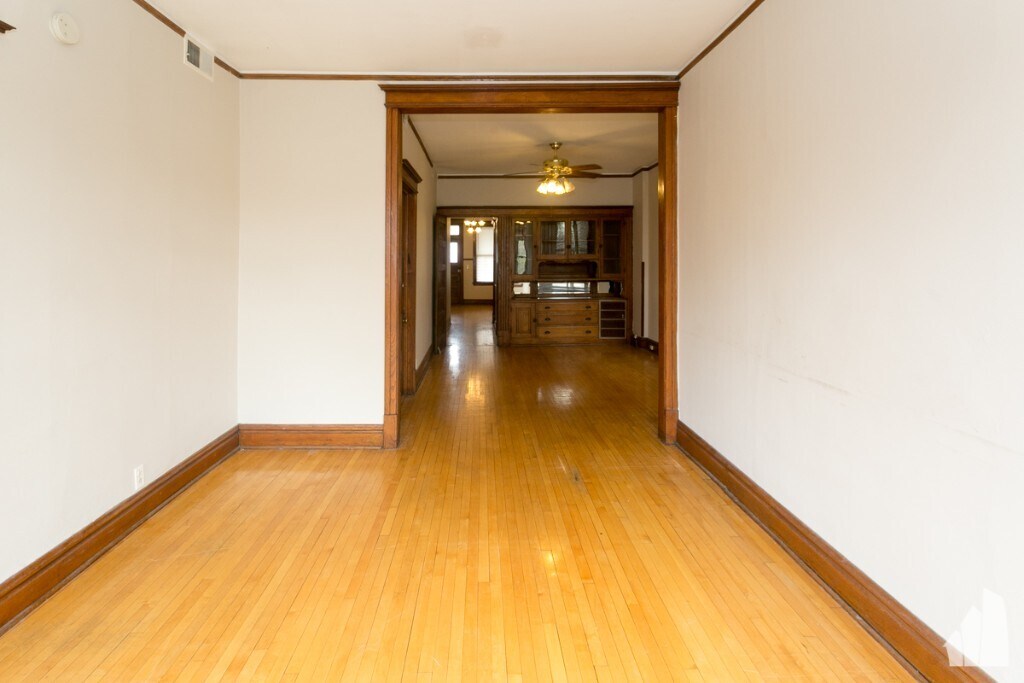 2523 N California Ave, Unit 2 in Chicago, IL - Building Photo