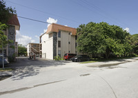 Kensington Club in Hialeah, FL - Foto de edificio - Building Photo