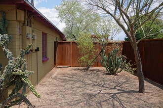 3902 N Tyndall Ave, Unit No. 1 in Tucson, AZ - Building Photo - Building Photo