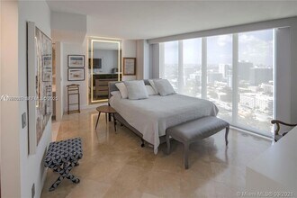 601 NE 36th St, Unit 3101 in Miami, FL - Building Photo - Building Photo