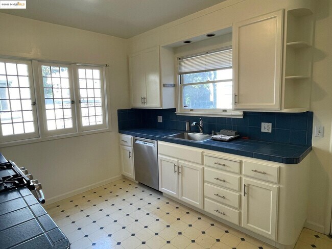 741 Haddon Pl in Oakland, CA - Building Photo - Building Photo