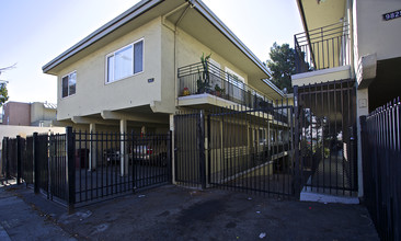 9829 Macarthur Blvd in Oakland, CA - Building Photo - Building Photo