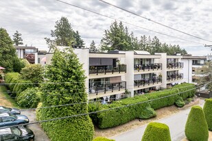 The Dogwood in White Rock, BC - Building Photo
