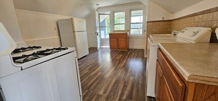 30 Francis st, Unit #3 in Ansonia, CT - Foto de edificio - Building Photo