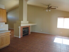 1158 Toro Hills Ct in Henderson, NV - Foto de edificio - Building Photo