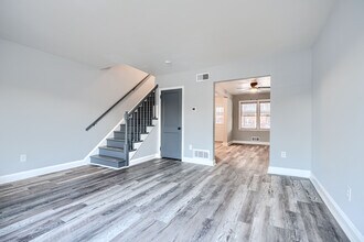 2123 Graythorn Rd in Middle River, MD - Foto de edificio - Building Photo