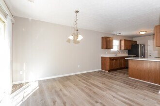 904 Flying Sun Dr in Avon, IN - Building Photo - Building Photo