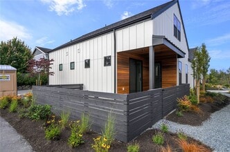 3906 Crosswinds Ct in Anacortes, WA - Building Photo - Building Photo
