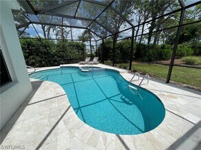 25260 Bay Cedar Dr in Bonita Springs, FL - Foto de edificio - Building Photo